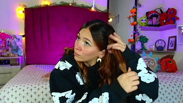 alisson zafiro  online show from 02-04-26, 03:12