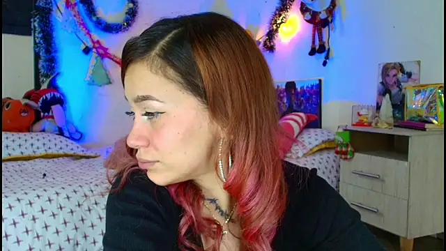 alisson zafiro  online show from 12-22-25, 04:01