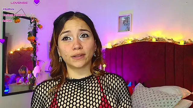 alisson zafiro  online show from 04-19-26, 03:29