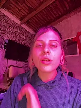 Snapshot of FlorBich chatting on 06-04-26, 03:00 FlorBich online show from 06-04-26, 03:00