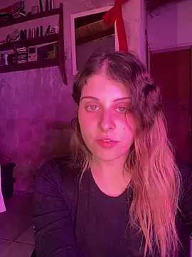 Snapshot of FlorBich chatting on 05-21-26, 02:42 FlorBich online show from 05-21-26, 02:42