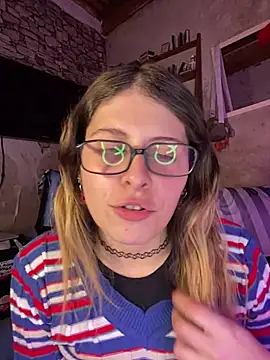 Snapshot of FlorBich chatting on 06-27-26, 04:51 FlorBich online show from 06-27-26, 04:51