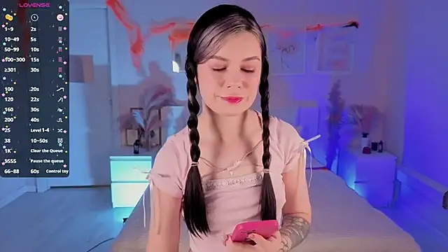 Lil Amelie online show from 11-08-25, 10:19