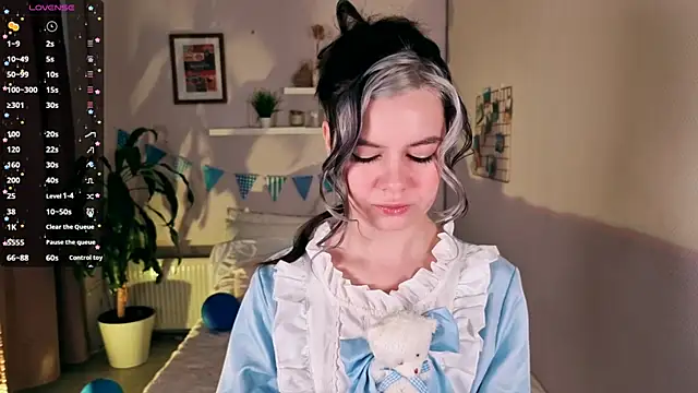 Lil Amelie online show from 10-04-25, 08:05