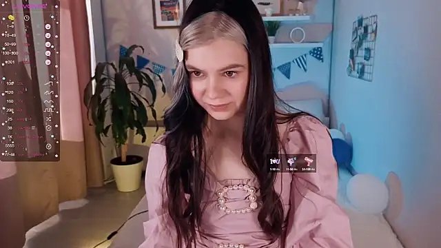 Lil Amelie online show from 10-01-25, 07:46