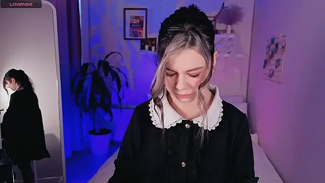 Lil Amelie online show from 11-15-25, 08:51