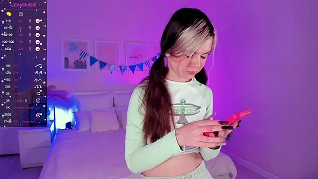 Lil Amelie online show from 09-24-25, 02:12