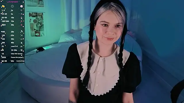 Lil Amelie online show from 10-14-25, 07:42