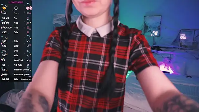 Lil Amelie online show from 10-16-25, 08:22