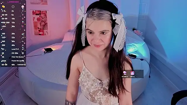 Lil Amelie online show from 10-11-25, 07:31