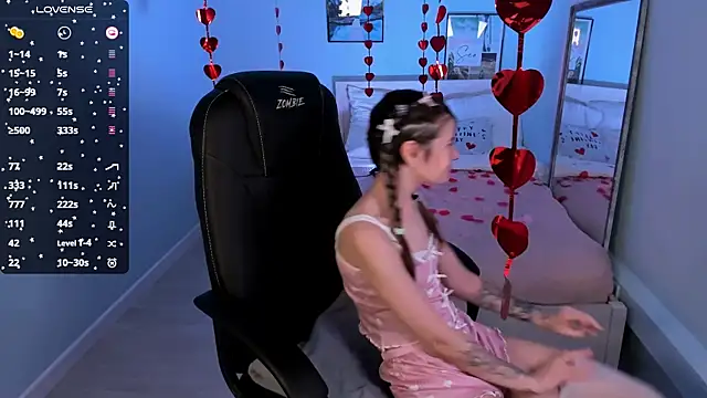 Lil Amelie online show from 02-14-25, 02:23