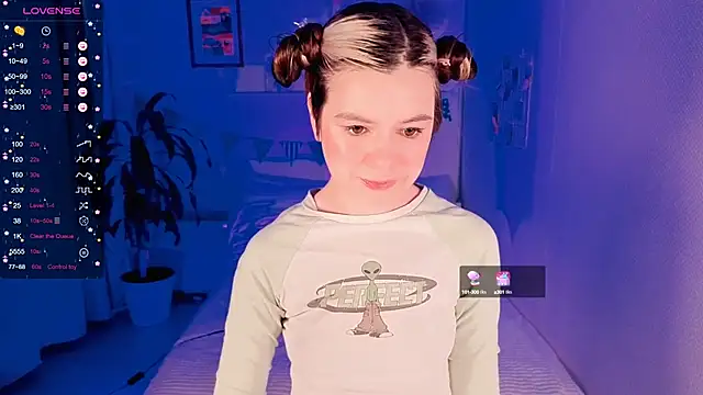 Lil Amelie online show from 09-28-25, 02:57