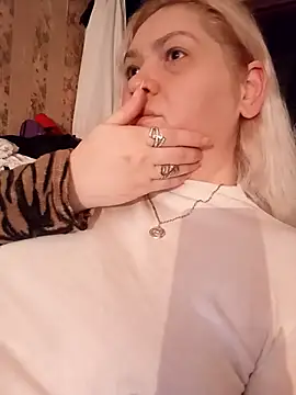 Minna Jeannie online show from 11-25-25, 03:07