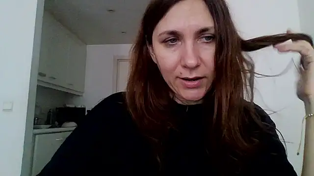 Snapshot of JasmineGlamour chatting on 03-17-26, 09:23 JasmineGlamour online show from 03-17-26, 09:23