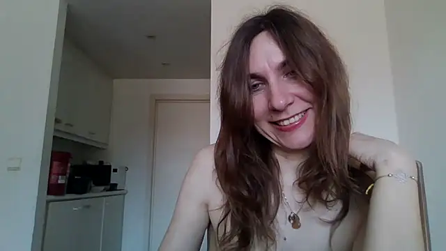 Snapshot of JasmineGlamour chatting on 03-09-26, 03:48 JasmineGlamour online show from 03-09-26, 03:48