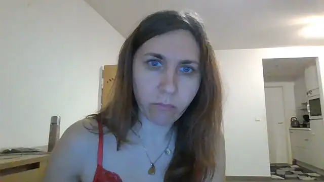 Snapshot of JasmineGlamour chatting on 04-15-26, 03:23 JasmineGlamour online show from 04-15-26, 03:23