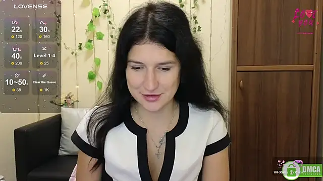 Alianna Solo Kisses online show from 10-25-25, 05:28