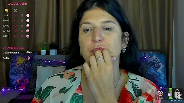 Alianna Solo Kisses online show from 10-17-25, 05:44