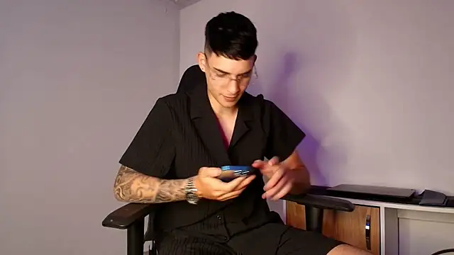 Snapshot of god_drake chatting on 04-13-26, 05:33 god drake online show from 04-13-26, 05:33