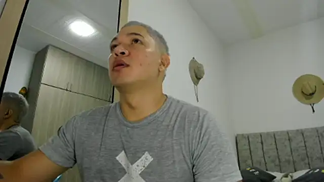 Snapshot of Valerioe chatting on 04-20-26, 03:35 Valerioe online show from 04-20-26, 03:35