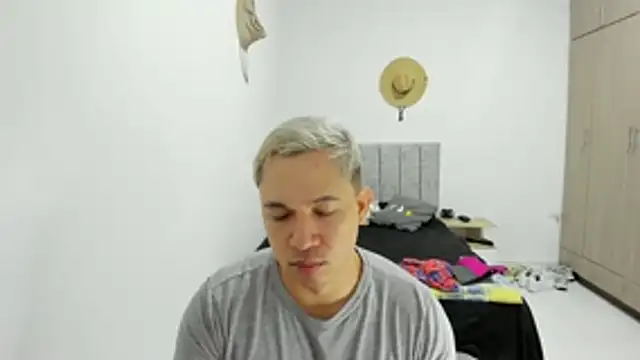 Snapshot of Valerioe chatting on 05-12-26, 03:07 Valerioe online show from 05-12-26, 03:07