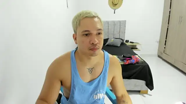 Snapshot of Valerioe chatting on 05-04-26, 02:09 Valerioe online show from 05-04-26, 02:09
