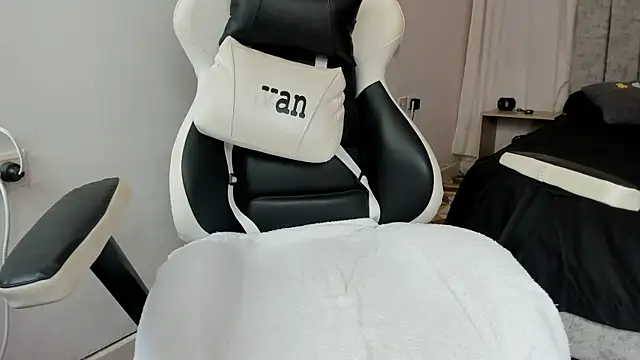 Valerioe online show from 11-14-25, 02:43