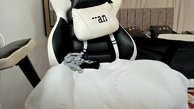 Valerioe online show from 09-19-25, 03:16