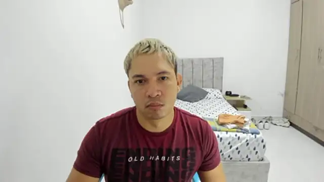 Snapshot of Valerioe chatting on 06-02-26, 08:36 Valerioe online show from 06-02-26, 08:36