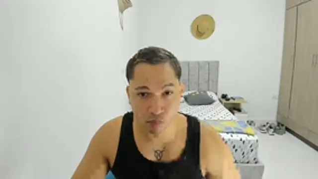 Snapshot of Valerioe chatting on 06-18-26, 03:28 Valerioe online show from 06-18-26, 03:28