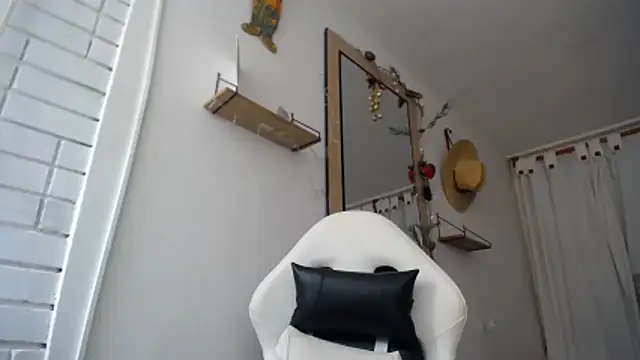 Valerioe online show from 12-19-25, 08:11