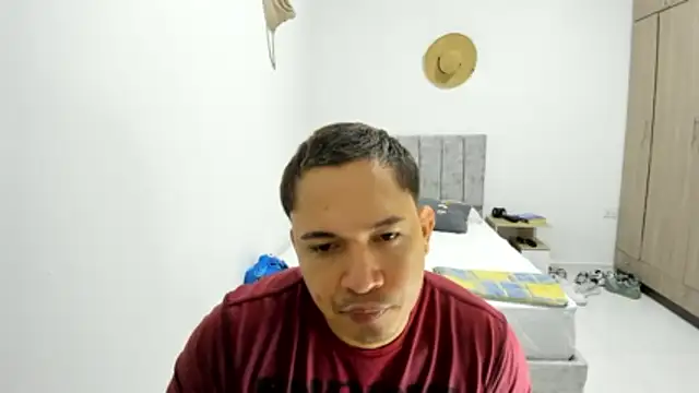 Snapshot of Valerioe chatting on 06-19-26, 03:40 Valerioe online show from 06-19-26, 03:40