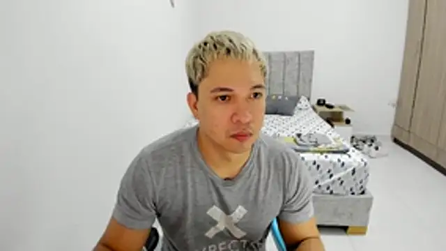 Snapshot of Valerioe chatting on 05-31-26, 08:53 Valerioe online show from 05-31-26, 08:53