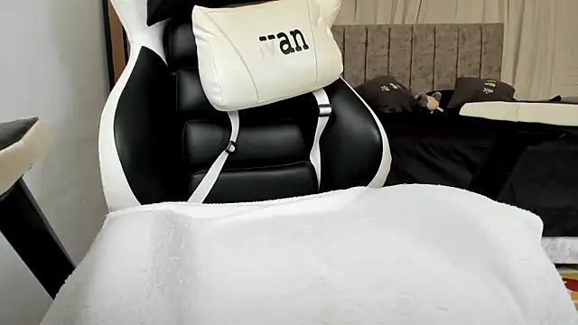 Valerioe online show from 09-18-25, 01:47