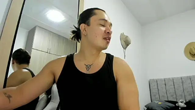 Snapshot of Valerioe chatting on 03-18-26, 04:08 Valerioe online show from 03-18-26, 04:08