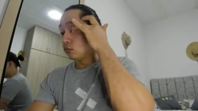 Snapshot of Valerioe chatting on 04-16-26, 04:52 Valerioe online show from 04-16-26, 04:52