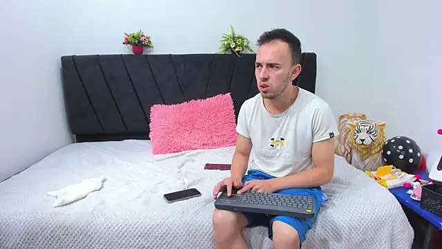 big-dicktop23 online show from 01-14-26, 04:32