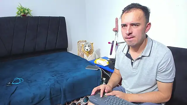 big-dicktop23 online show from 12-16-25, 01:43