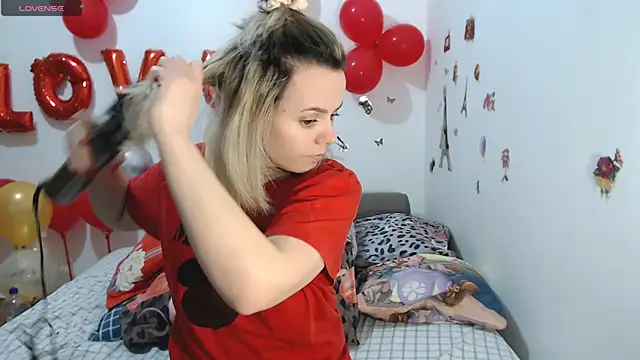 hotmilf4uxxx online show from 02-25-26, 11:32