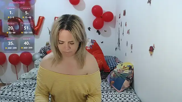 hotmilf4uxxx online show from 03-25-26, 09:19