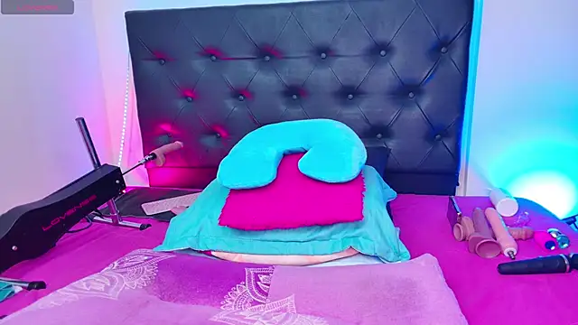 Adriana-55 online show from 10-26-25, 12:00