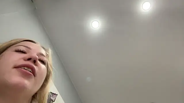 Embersweetbunny online show from 09-11-25, 06:46