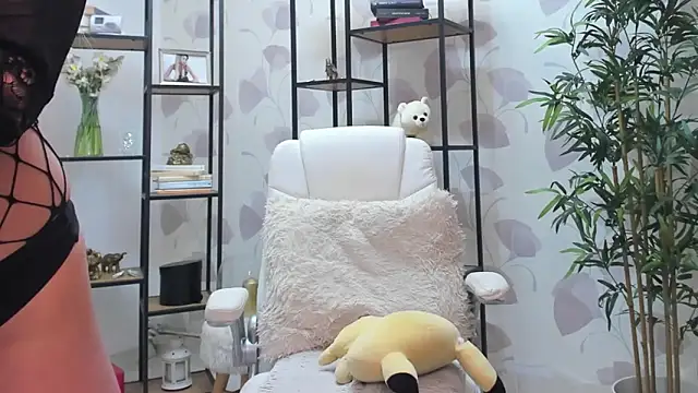 Smileyelyourgf online show from 04-17-26, 07:49