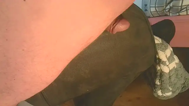 Snapshot of T0Yforeskin chatting on 04-25-26, 08:06 T0Yforeskin online show from 04-25-26, 08:06