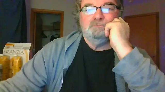 Snapshot of Doherty10 chatting on 12-20-25, 08:01 Doherty10 online show from 12-20-25, 08:01