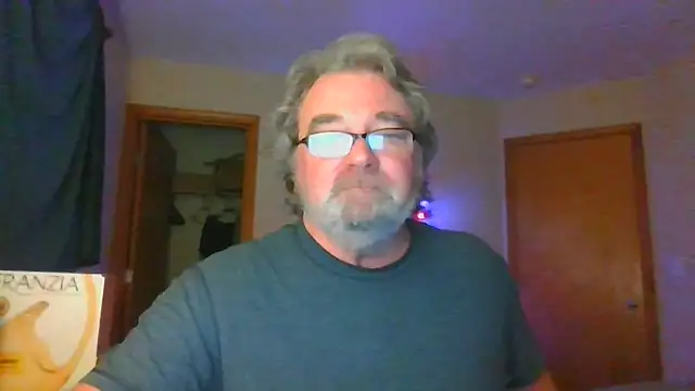 Snapshot of Doherty10 chatting on 12-17-25, 09:25 Doherty10 online show from 12-17-25, 09:25