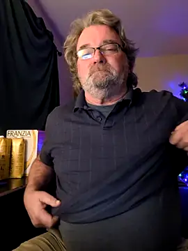 Snapshot of Doherty10 chatting on 12-18-25, 09:14 Doherty10 online show from 12-18-25, 09:14