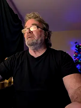 Snapshot of Doherty10 chatting on 12-19-25, 09:22 Doherty10 online show from 12-19-25, 09:22