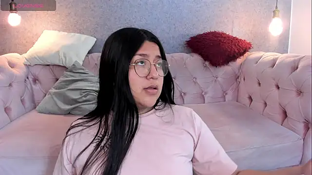 Snapshot of grace77__ chatting on 05-04-26, 02:42 grace77 online show from 05-04-26, 02:42