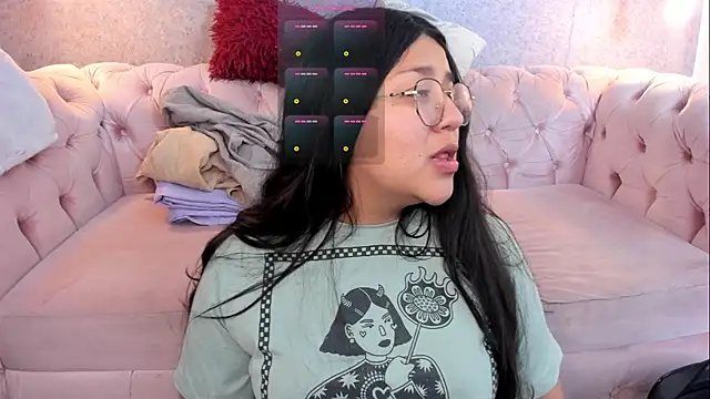 Snapshot of grace77__ chatting on 05-17-26, 01:33 grace77 online show from 05-17-26, 01:33